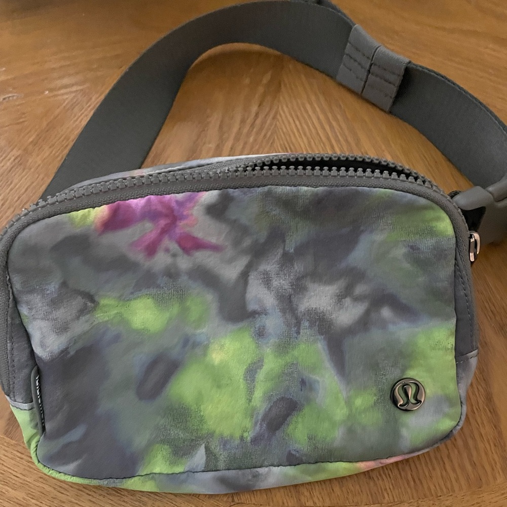 Lululemon Everywhere Belt Bag NWOT